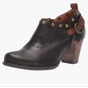 Spring Step L'Artiste Women's Kacie Pum